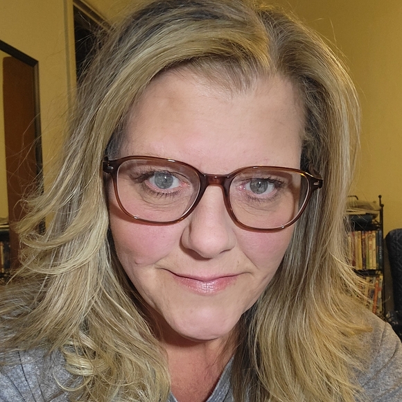 Meet your Posher, Dawn - Picture 1 of 1